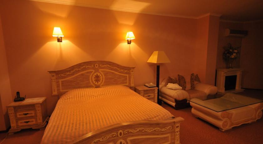 ホテルGolden Palace アクタウ 部屋 写真