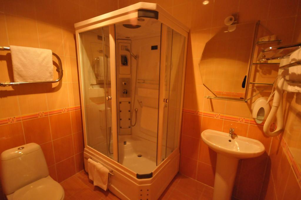 ホテルGolden Palace アクタウ 部屋 写真