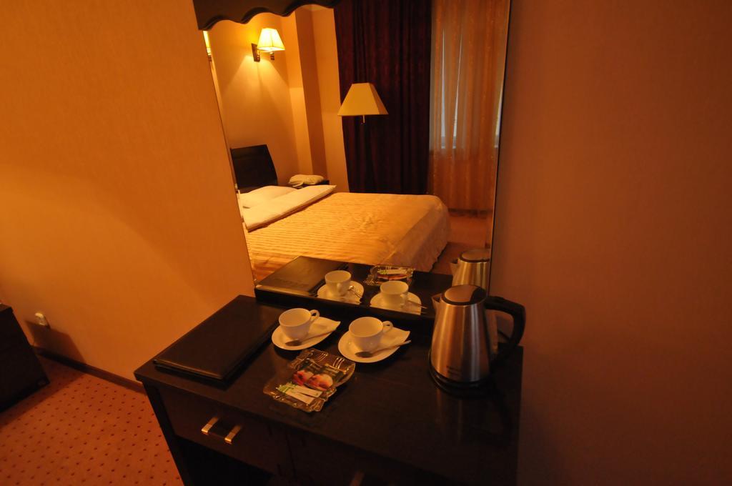 ホテルGolden Palace アクタウ 部屋 写真