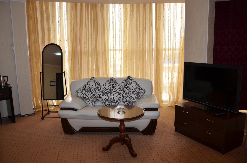 ホテルGolden Palace アクタウ エクステリア 写真